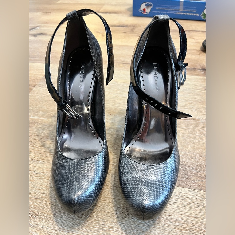 BCB girls women’s high heels. Size 11